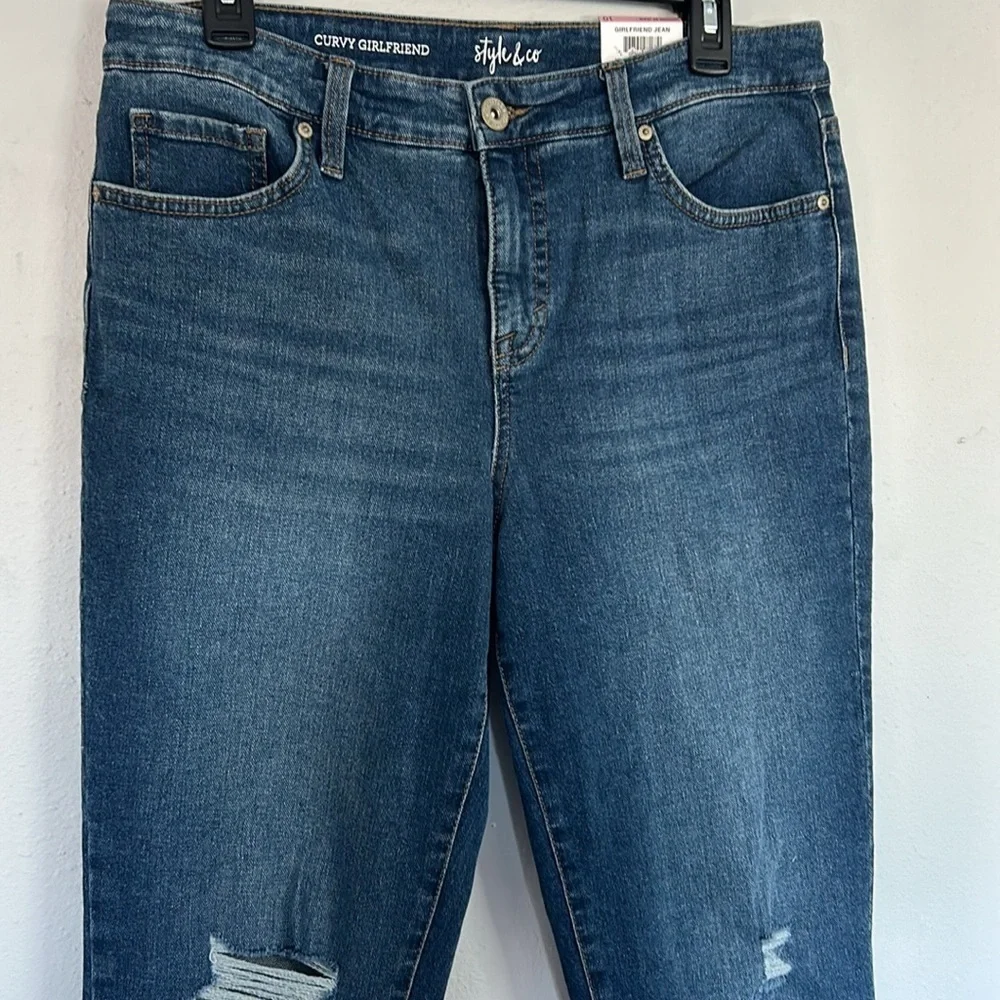 NWT Style & Co Curvy Girlfriend jeans, women’s size 10. Blue, slight distress.
